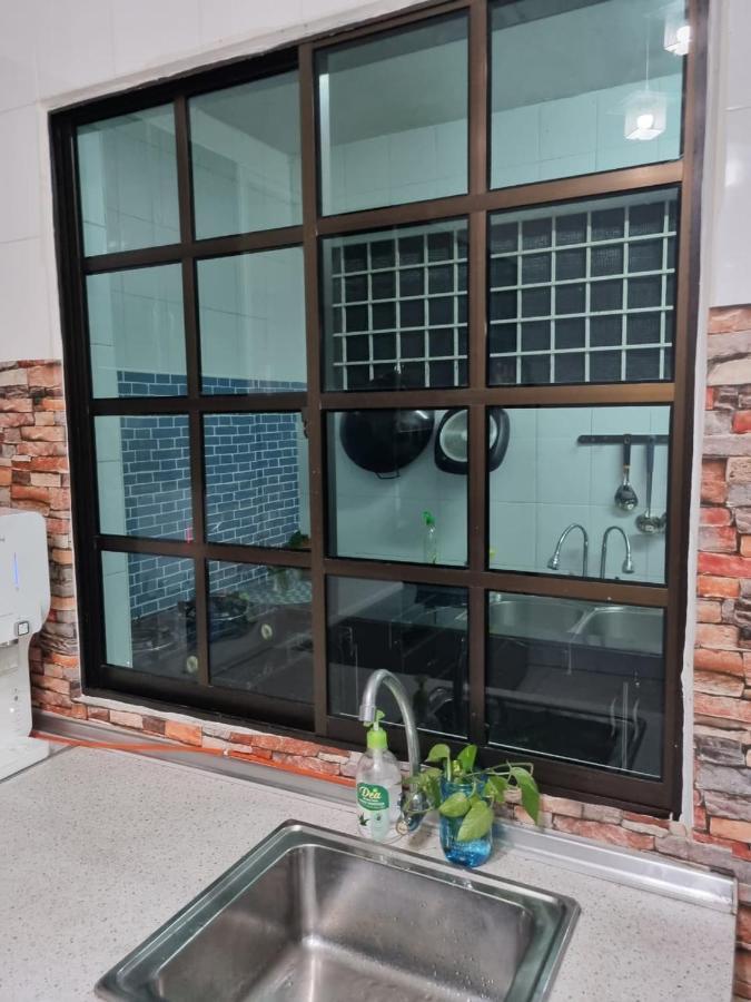 Private Pool Ssue Klebang Ipoh Homestay With High Speed Wifi Chemor Exterior foto