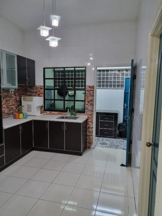 Private Pool Ssue Klebang Ipoh Homestay With High Speed Wifi Chemor Exterior foto